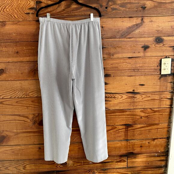 Lightweight PinStripe Pants size 14 - Picture 6 of 6